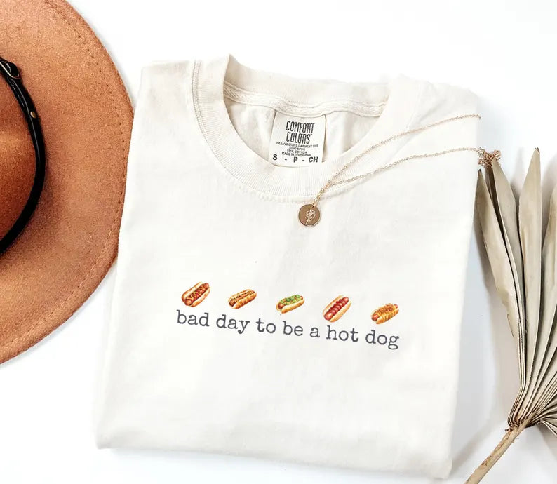 Funny Hot Dog T-Shirt | Retro Graphic Tee with Food Emoji for Summer BBQ Lovers